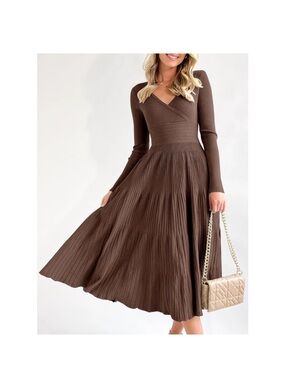 Long Sleeve Knit Pleated Midi Dress, Medium